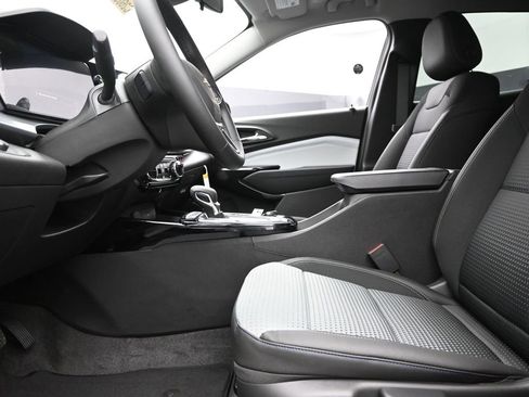 New 2026 Chevrolet Trax LT w/ Driver Confidence Package image 15