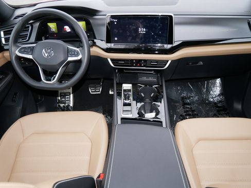 Certified 2025 Volkswagen Atlas Cross Sport SEL R-Line image 10