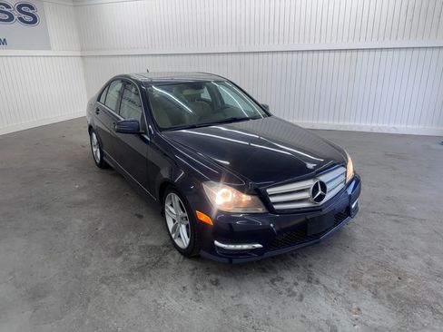 Used 2013 Mercedes-Benz C 250 Sedan image 3