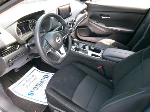Used 2025 Nissan Sentra SV FWD image 11