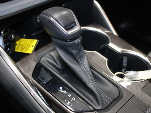 Used 2023 Toyota Highlander Limited FWD image 27