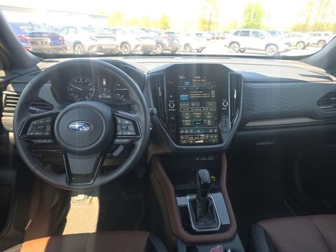 Used 2025 Subaru Forester Touring image 9