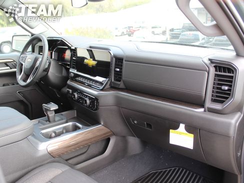 New 2026 Chevrolet Silverado 1500 LT w/ Z71 Off-Road Package image 16