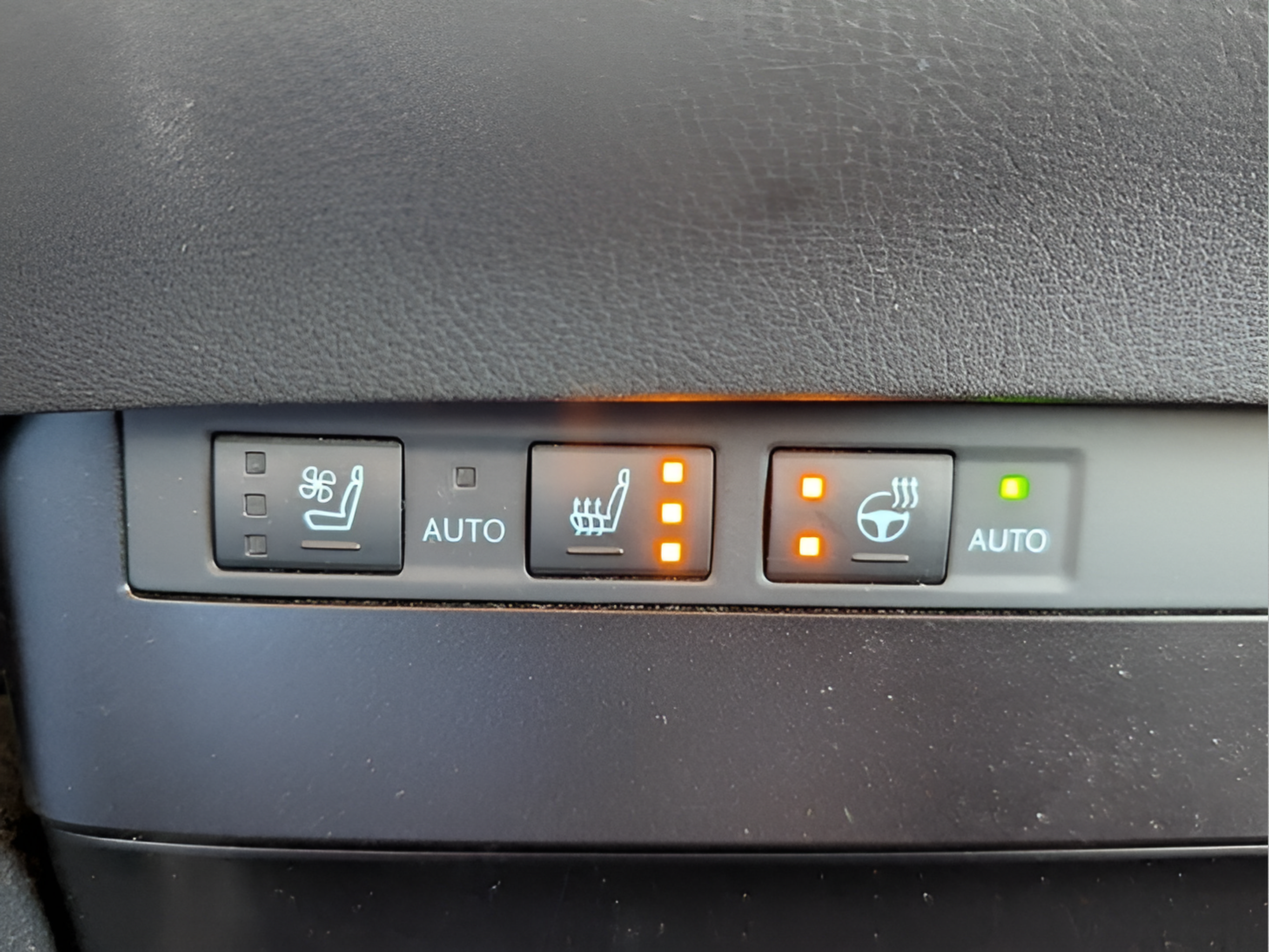 Certified 2024 Lexus ES 350 w/ Premium Package FWD image 19