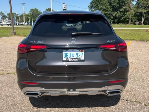 Used 2025 Mercedes-Benz GLC 300 4MATIC image 6