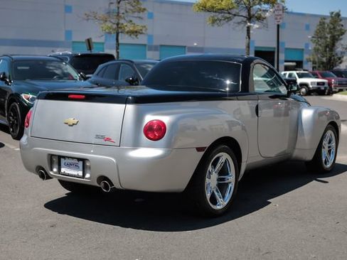 Used 2005 Chevrolet SSR w/ Preferred Equipment Group RWD image 12