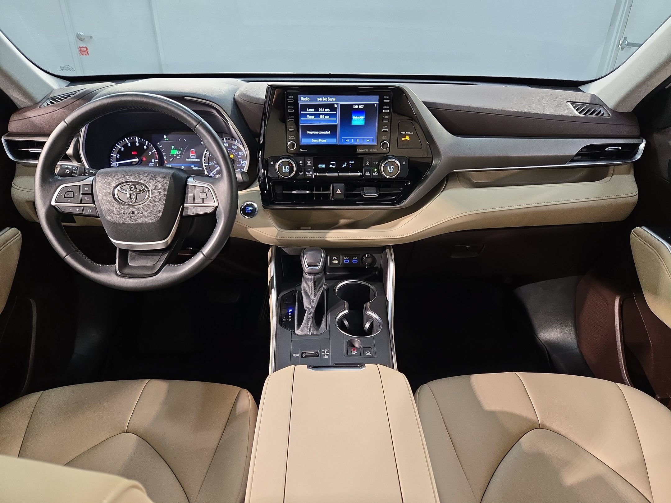 Used 2022 Toyota Highlander XLE FWD image 10
