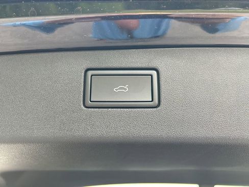 New 2026 Volkswagen Tiguan SE FWD image 54