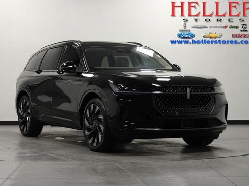 Used 2025 Lincoln Nautilus Reserve w/ Jet Appearance Package AWD/4WD image 1