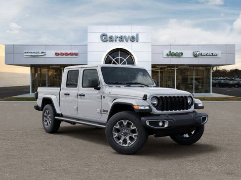 New 2026 Jeep Gladiator Sahara image 5