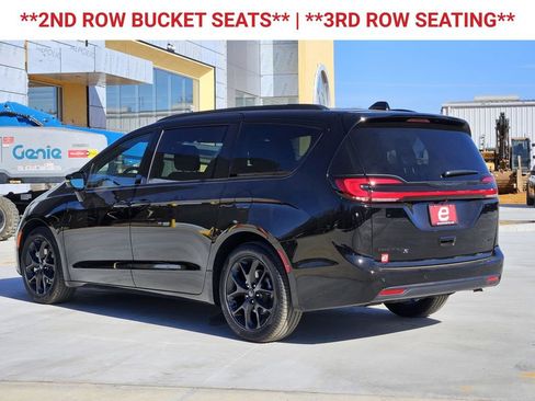 New 2026 Chrysler Pacifica Limited w/ S Appearance Package FWD image 6