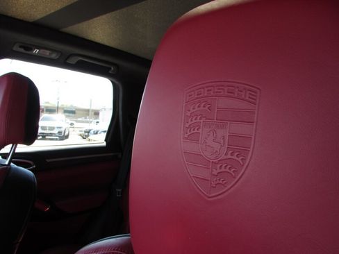 Used 2016 Porsche Cayenne GTS AWD/4WD image 8