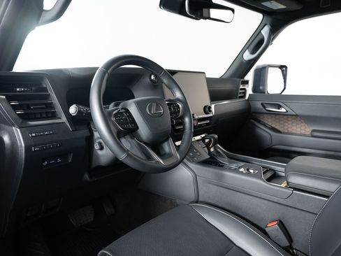 Used 2025 Lexus GX 550 AWD/4WD image 12