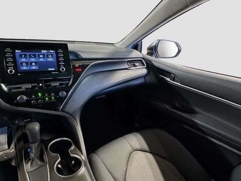 Used 2021 Toyota Camry LE image 25