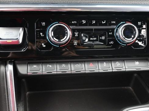 Used 2023 GMC Sierra 1500 Denali AWD/4WD image 12