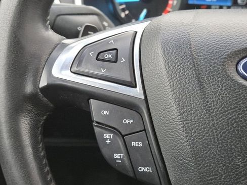 Used 2018 Ford Edge SEL AWD/4WD image 9
