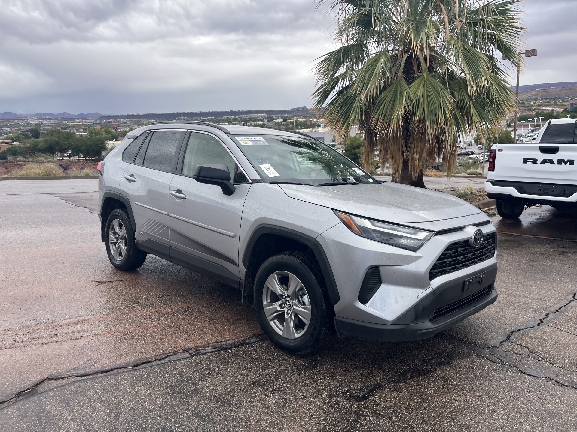 Used 2025 Toyota RAV4 LE AWD/4WD image 6