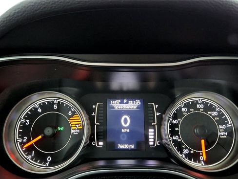 Used 2019 Jeep Cherokee Latitude w/ Popular Appearance Group image 26