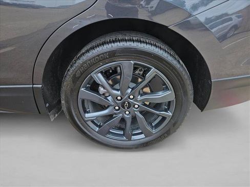 Used 2023 Chevrolet Equinox RS FWD image 9