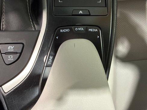 Used 2020 Lexus UX 250h w/ Premium Package AWD/4WD image 35