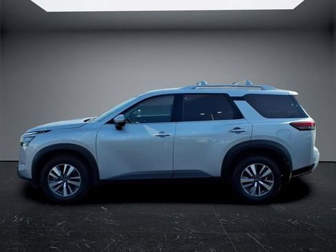 Certified 2025 Nissan Pathfinder SL AWD/4WD image 9