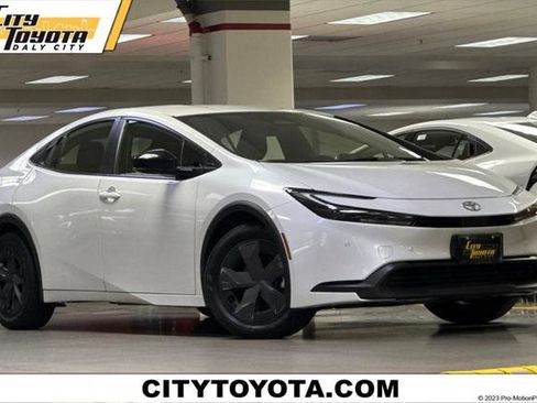 Certified 2023 Toyota Prius LE image 1