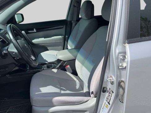 Used 2014 Kia Sorento LX w/ LX V6 Convenience Package AWD/4WD image 3