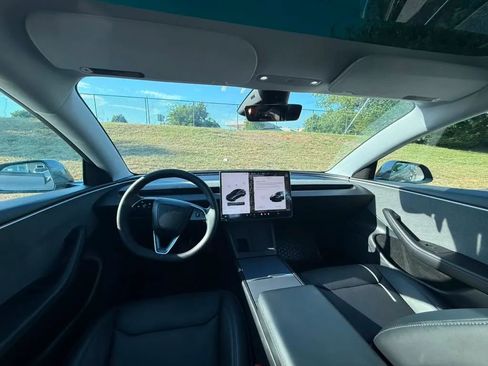 Used 2025 Tesla Model 3 RWD image 9