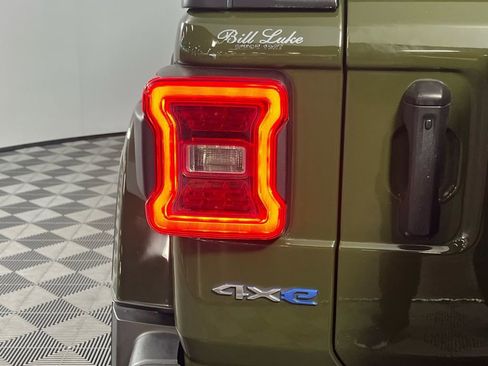 Used 2022 Jeep Wrangler Unlimited Sahara w/ Cold Weather Group image 12