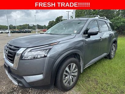 Used 2025 Nissan Pathfinder SL w/ Lighting Package (N92)