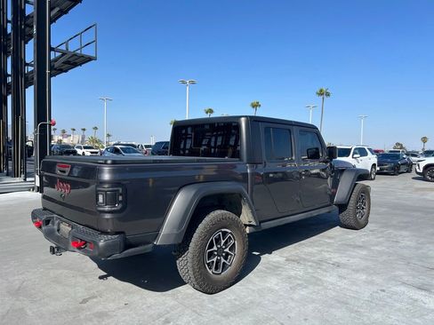 Used 2022 Jeep Gladiator Rubicon w/ Cold Weather Group AWD/4WD image 5