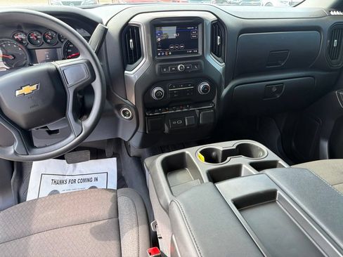 Used 2025 Chevrolet Silverado 1500 Custom w/ Turbomax Blackout Package AWD/4WD image 28