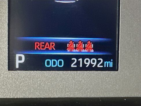 Used 2025 Toyota Corolla LE image 18