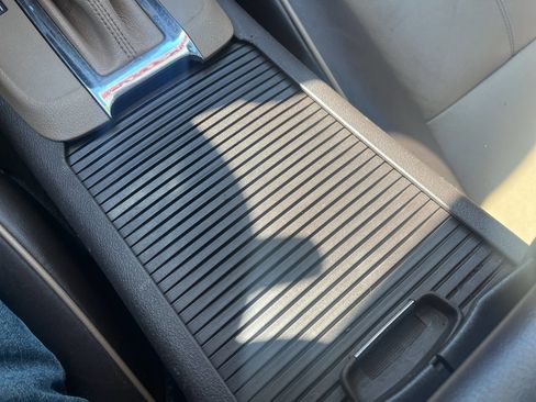 Used 2009 Chevrolet Malibu LTZ w/ HFV6 Engine Package image 23