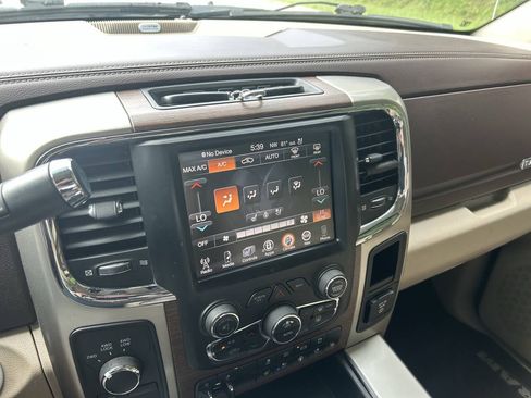 Used 2015 RAM 2500 Laramie w/ Convenience Group AWD/4WD image 32