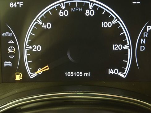 Used 2018 Jeep Grand Cherokee Laredo image 25