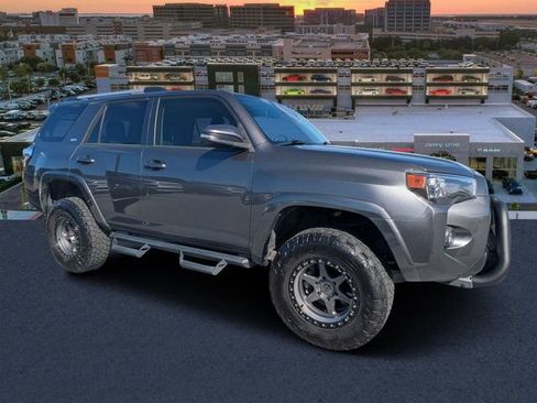 Used 2022 Toyota 4Runner SR5 Premium image 1