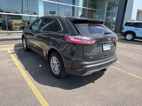 Used 2022 Ford Edge SEL w/ Convenience Package AWD/4WD image 2