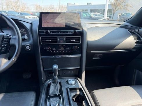 Used 2022 Nissan Armada SL w/ Midnight Edition Package image 17