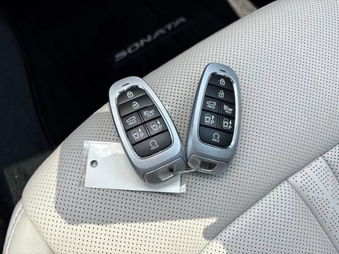 Certified 2023 Hyundai Sonata Limited FWD image 40