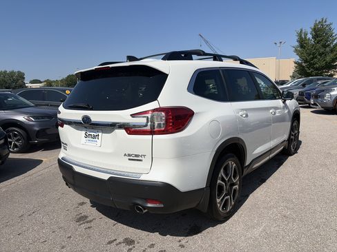 Used 2023 Subaru Ascent Limited w/ Technology Package AWD/4WD image 5