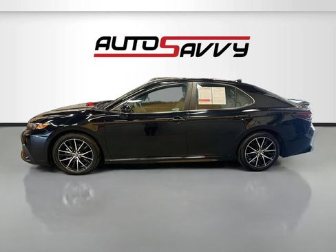 Used 2024 Toyota Camry SE AWD/4WD image 4