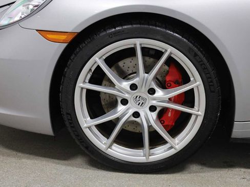 Certified 2018 Porsche 911 Carrera 4S image 37