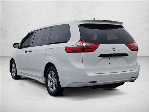 Used 2020 Toyota Sienna L image 8