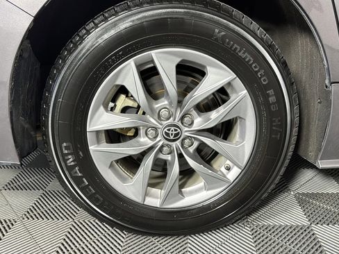 Used 2021 Toyota Sienna XLE image 47