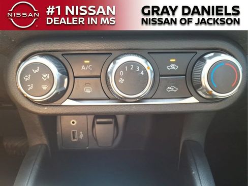 Used 2025 Nissan Versa S w/ S Plus Package FWD image 17