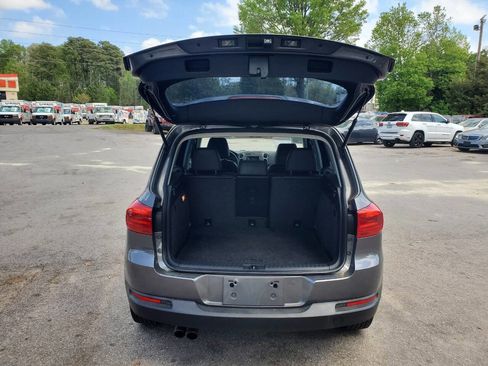 Used 2016 Volkswagen Tiguan S image 16