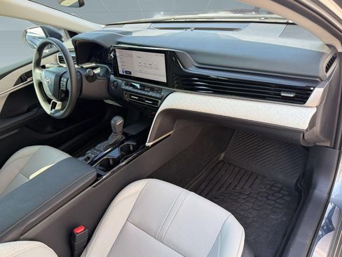 Used 2026 Toyota Camry XLE FWD image 30