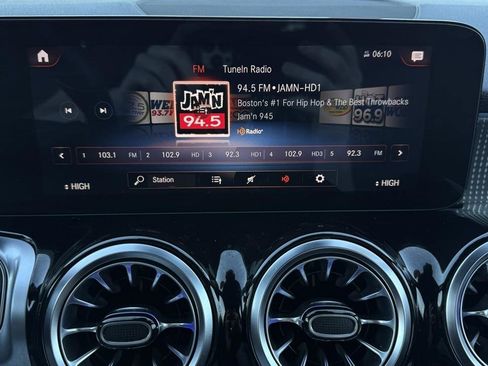 Used 2022 Mercedes-Benz EQB 300 4MATIC image 44