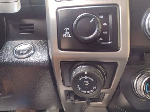 Used 2018 Ford F150 Platinum w/ Equipment Group 701A Luxury image 23